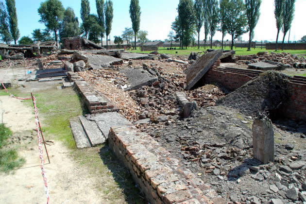Edificios de las cámaras de gas y crematorios, destruidos por las SS