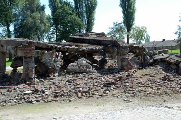 Edificios de las cámaras de gas y crematorios, destruidos por las SS