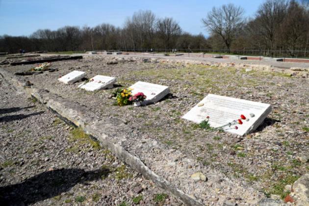 Barracón 45. Memoriales conmemorativos a los prisioneros búlgaros, objetores de conciencia y desertores del ejército alemán, Testigos de Jehová, homosexuales y republicanos españoles