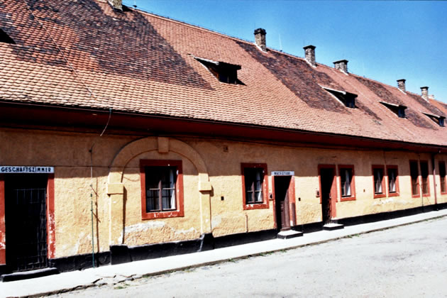 Edificios administrativos de la Kelinen Festung