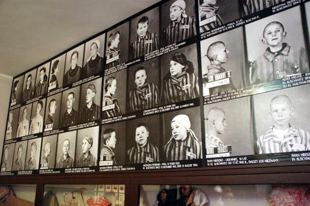 Fotografías y objetos de niños de Auschwitz